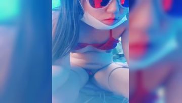 颜值不错户外小妖精直播大秀 户外激情自慰十分诱人