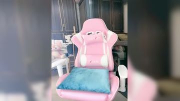 颜值圆脸新人妹子，卧室中露脸道具自慰 11