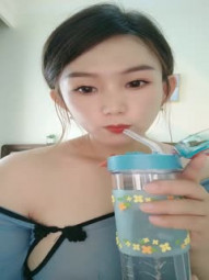 波多解开衣 透明情趣内衣，自己掰穴自慰，逼逼非常干净，自慰节奏感很强