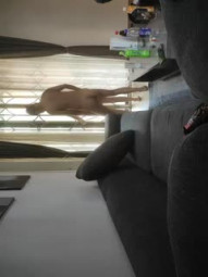 【专约老阿姨】，晨勃炮，中场休息后，白嫩人妻没满足，直接抱到阳台旁开干，手扶沙发浪叫不断刺激