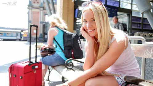 一本道 122415_214 让自信满满金丝猫下海来拍A片 CHIARA