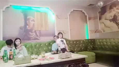 商K达人，激情一整夜，今晚学生妹主题，一曲《大风吹...