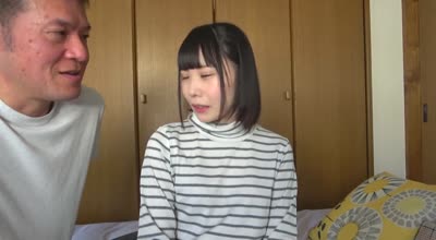 UBUG-002 「胸がちっちゃいのが耻ずかしいので、20年间処女でした。でも、今日卒业します…」纱雾（二十歳）